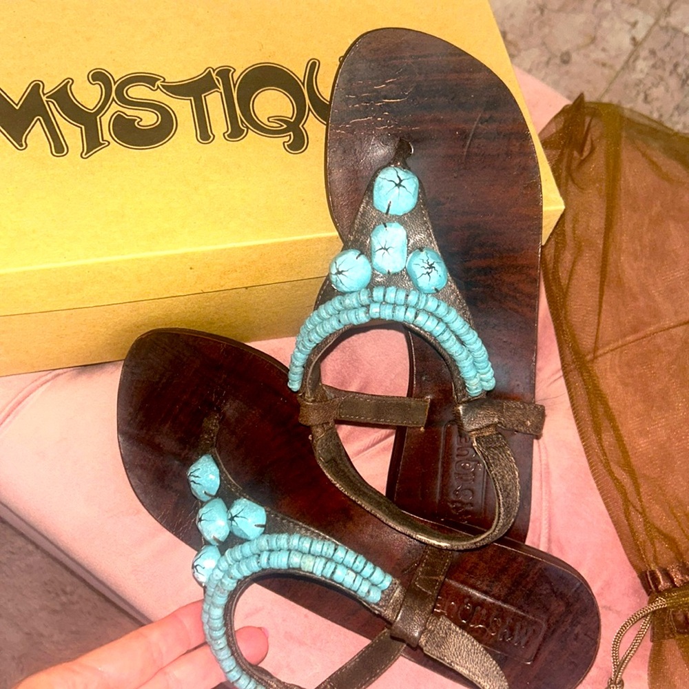 MYSTIC BOUTIQUE | Embellished Thong Leather Sandals